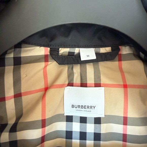 Burberry - Picture 11 of 15